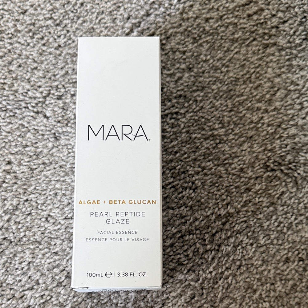 Ara Pearl Peptide Glaze Facial Essence - White
